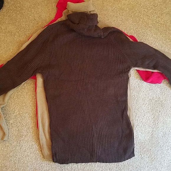 Sold - Picture 3 of 6